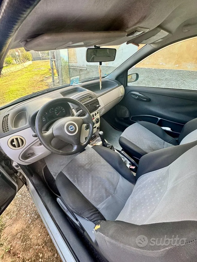 Fiat Punto 2005 photo 4