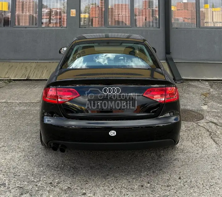 Audi A4 2010 photo 5