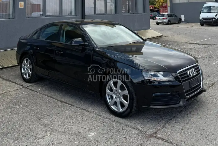 Audi A4 2010 photo 4