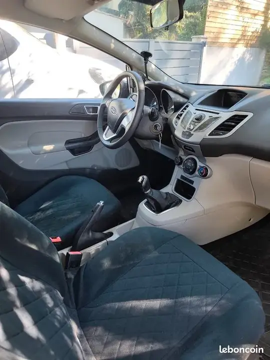 Ford Fiesta 2013 photo 3