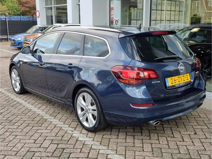 Opel Astra 2013 photo 3