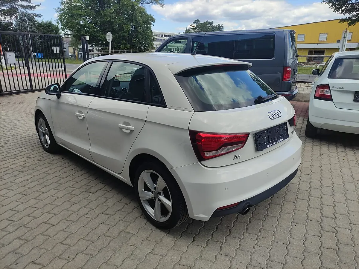 Audi A1 2015 photo 3