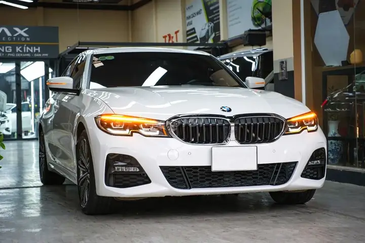 BMW 3 Series 2022 photo 3