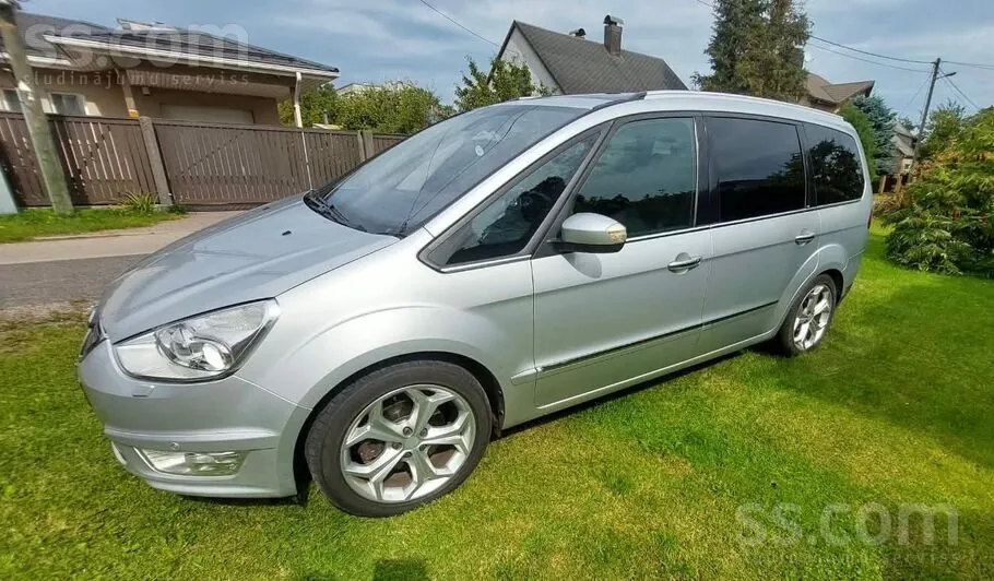 Ford Galaxy 2010 photo 4