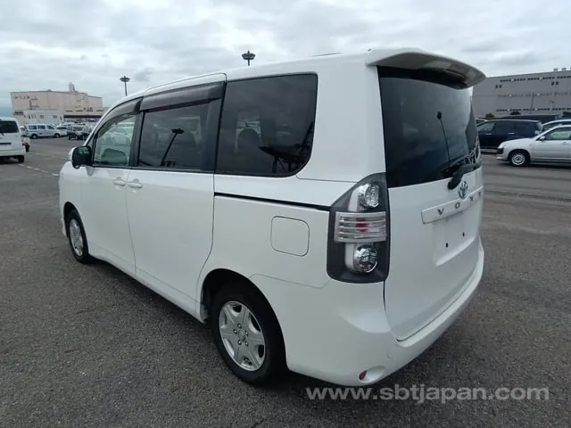 Toyota Voxy X L Edition 2008 photo 3