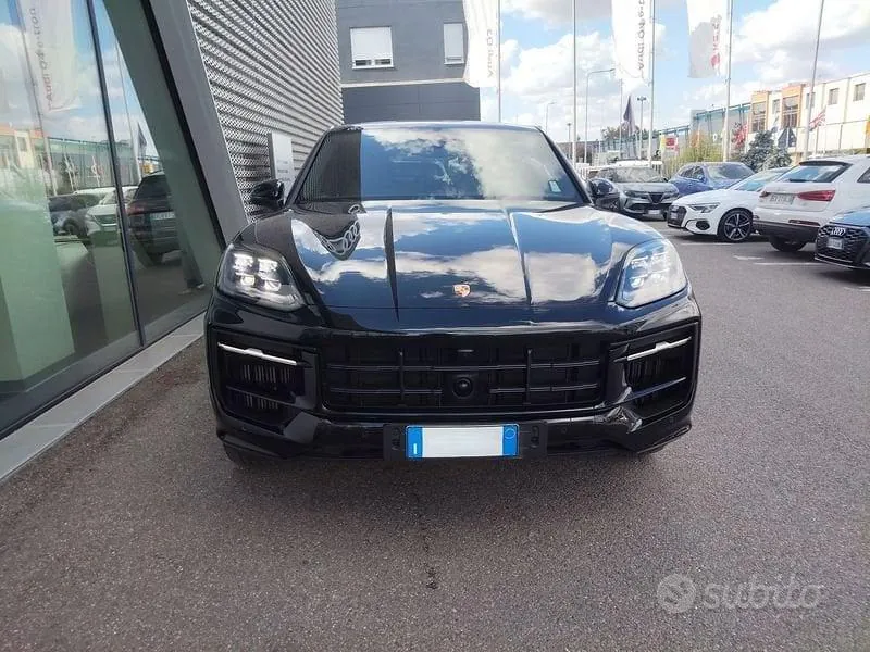 Porsche Cayenne 2024 photo 2