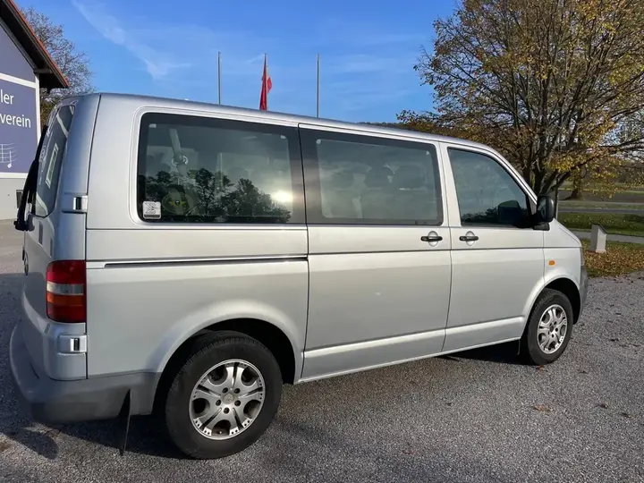 Volkswagen T5 Shuttle 2006 photo 3