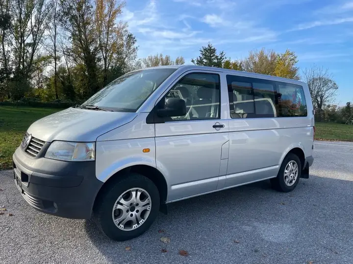 Volkswagen T5 Shuttle 2006 photo 2