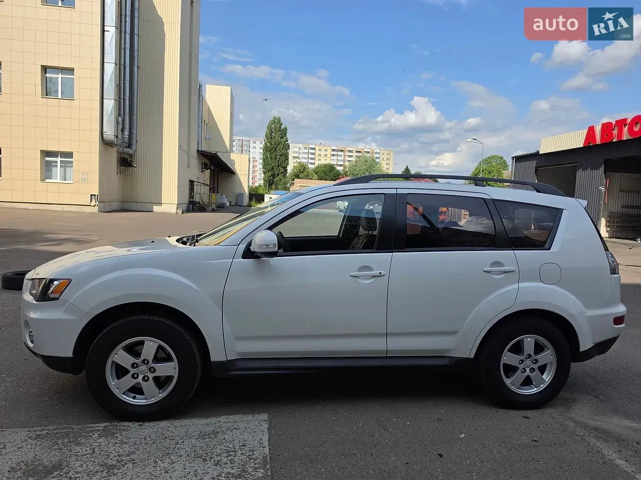 Mitsubishi Outlander 2012 photo 3