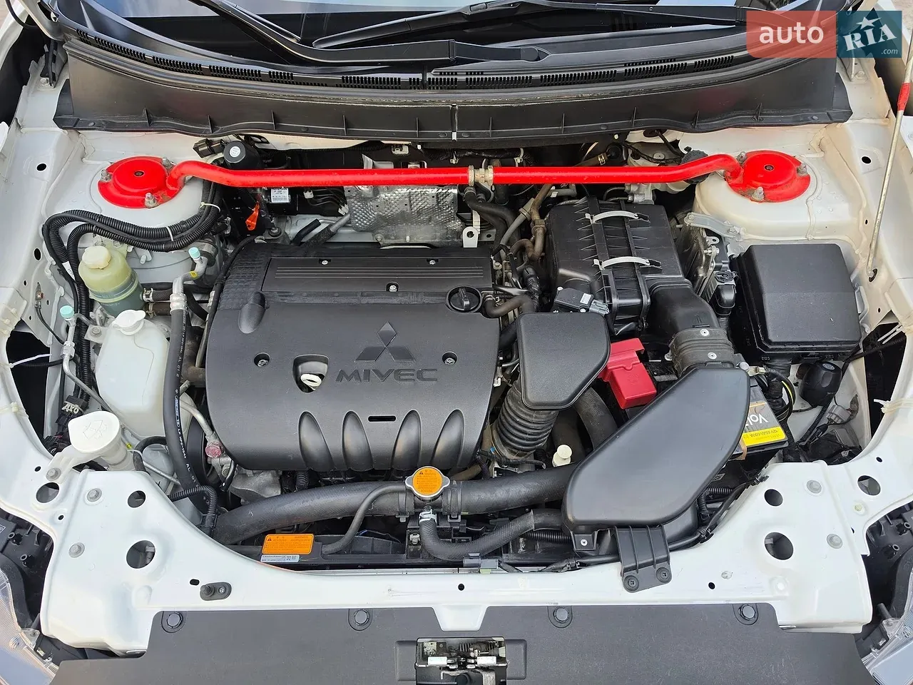 Mitsubishi Outlander 2012 photo 5