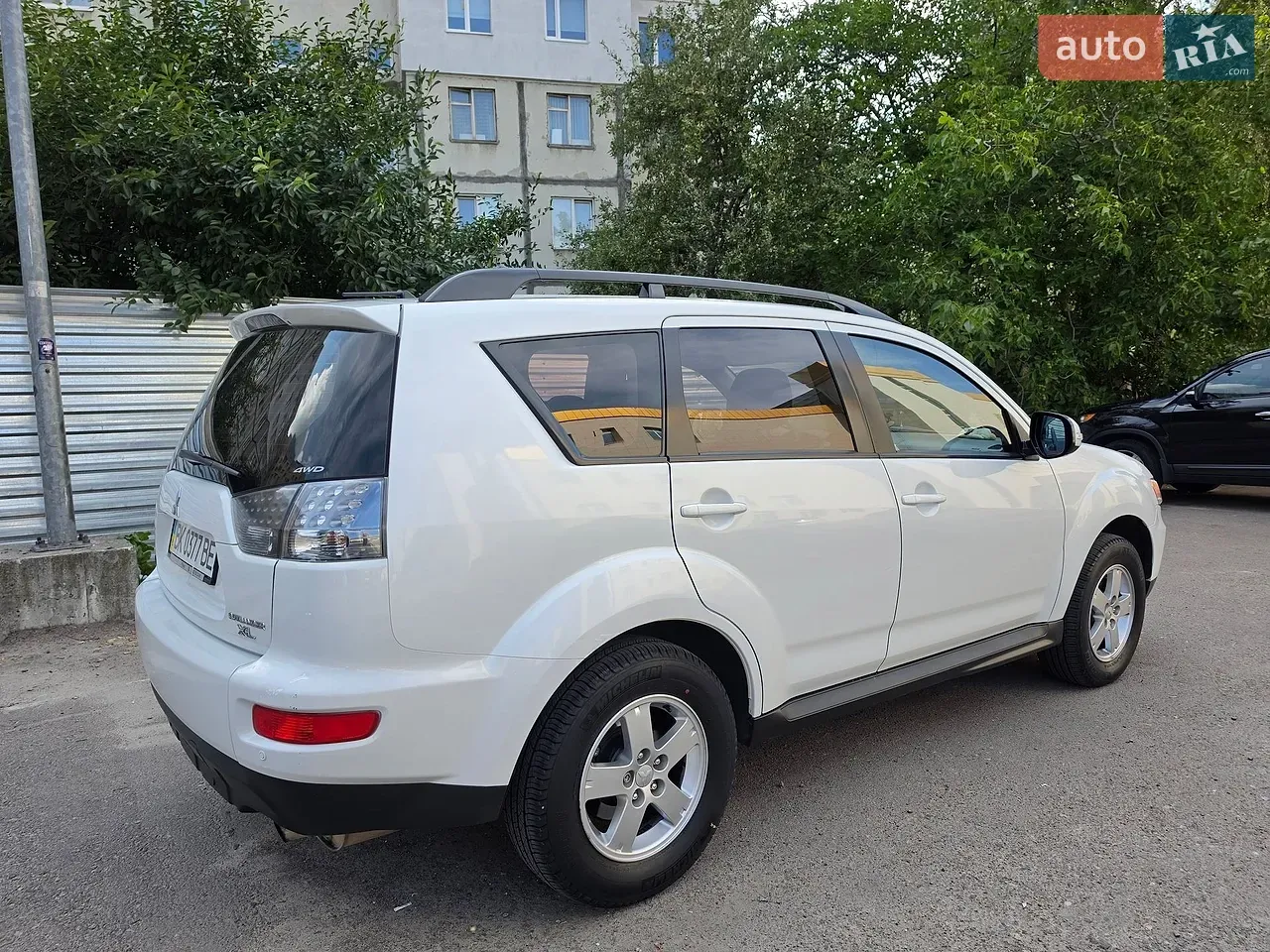 Mitsubishi Outlander 2012 photo 2