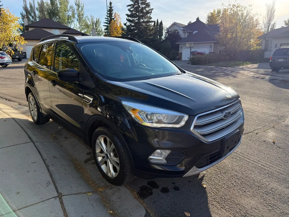 Ford Escape 2018 photo 2