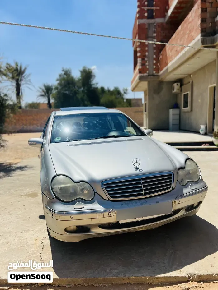 Mercedes-Benz C-Class 2004 photo 3