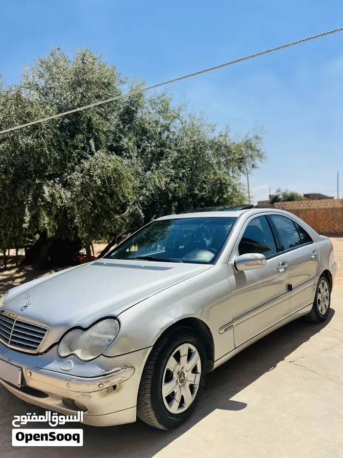 Mercedes-Benz C-Class 2004 photo 4