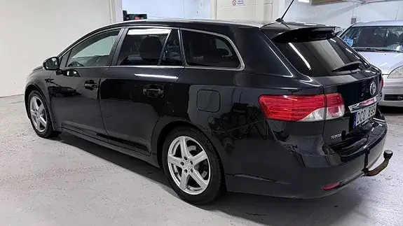 Toyota Avensis 2013 photo 4