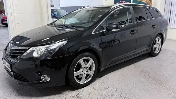 Toyota Avensis 2013 photo 3