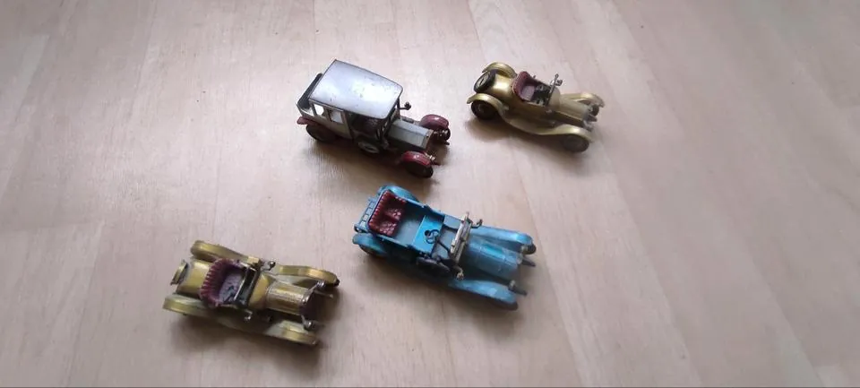 Matchbox Autos