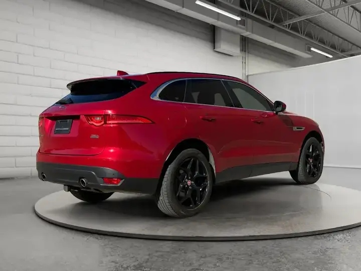 Jaguar F-Pace 2018 photo 5