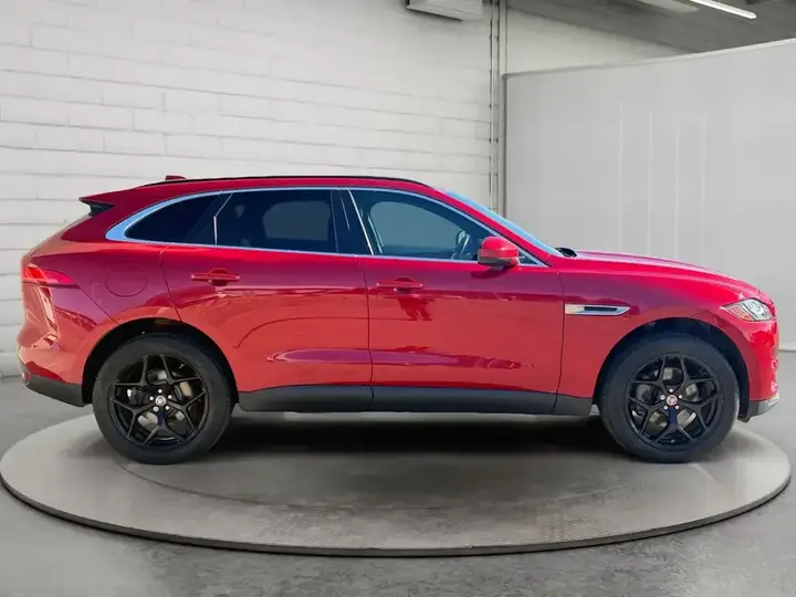 Jaguar F-Pace 2018 photo 4