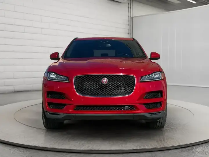Jaguar F-Pace 2018 photo 2