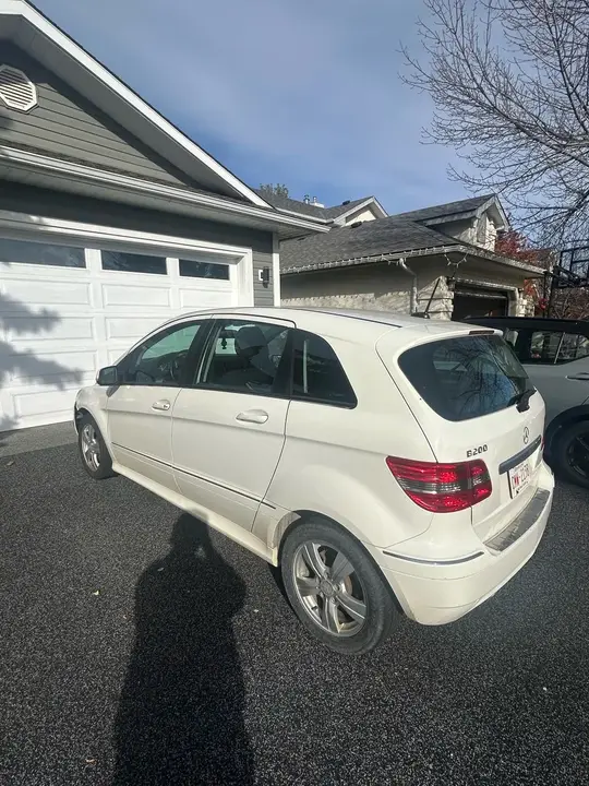 Mercedes-Benz B-Class 2010 photo 3