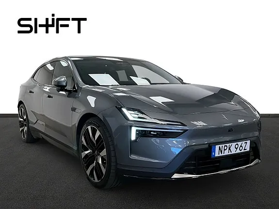 Polestar 4 2025 photo 2