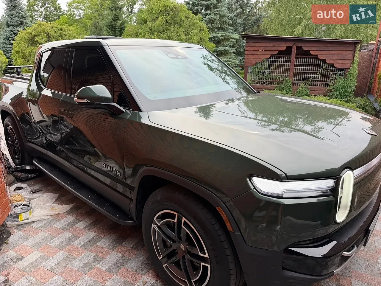 Rivian R1T 2024 photo 2