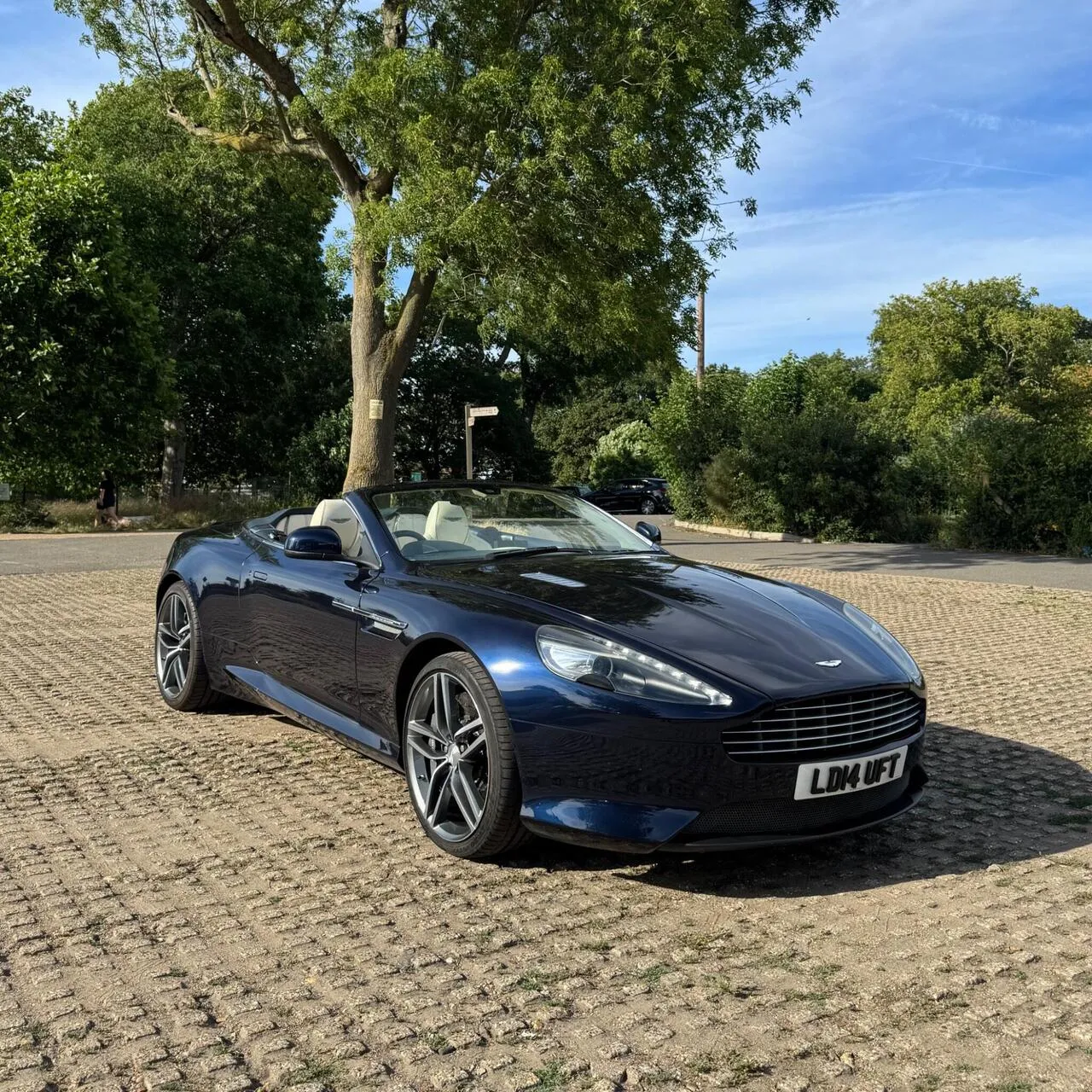 Aston Martin Db9