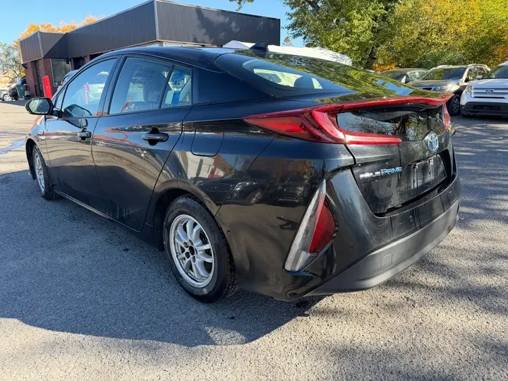 Toyota Prius Prime 2020 photo 3
