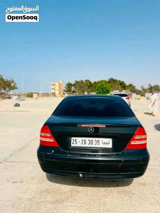 Mercedes-Benz C-Class 2004 photo 2