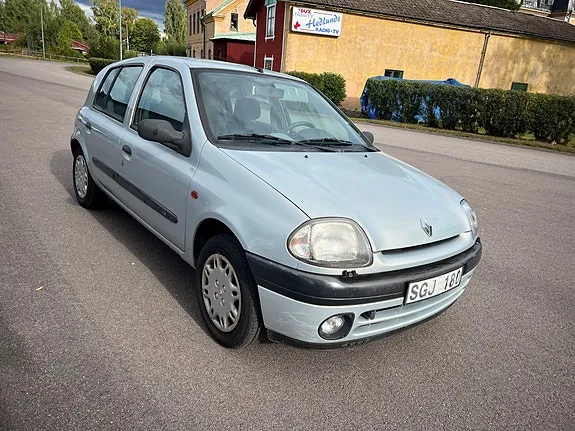 Renault Clio 2001 photo 2