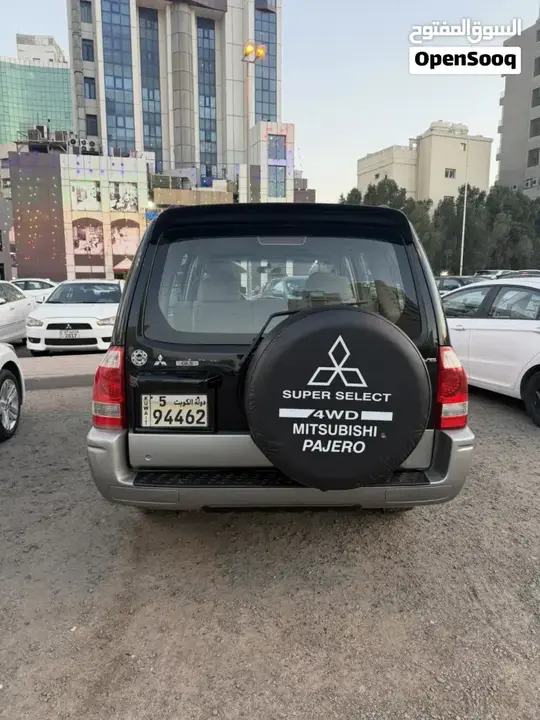 Mitsubishi Pajero Gls 2003 photo 2