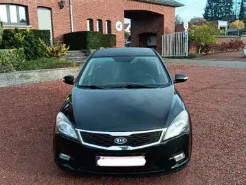 Kia Ceed 2011 photo 2