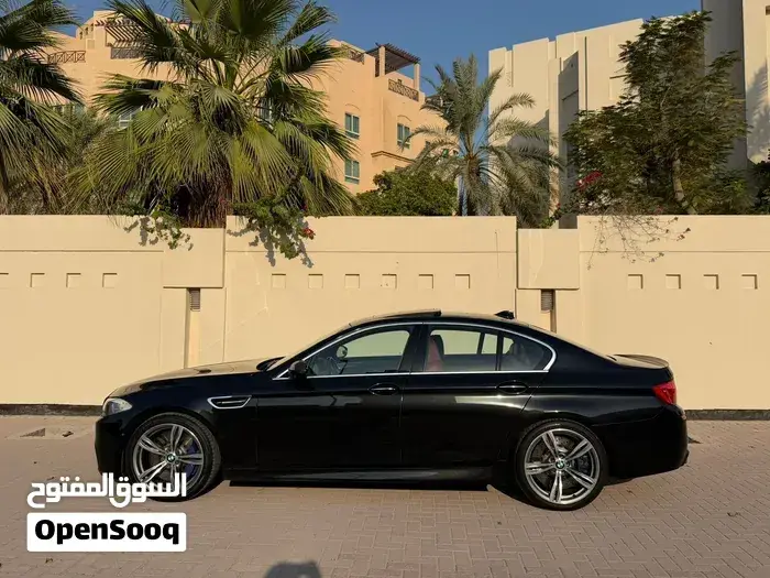 BMW 5 Series 2012 photo 2