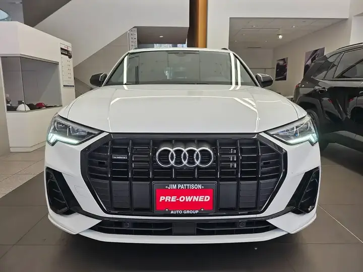 Audi Q3 2023 photo 2