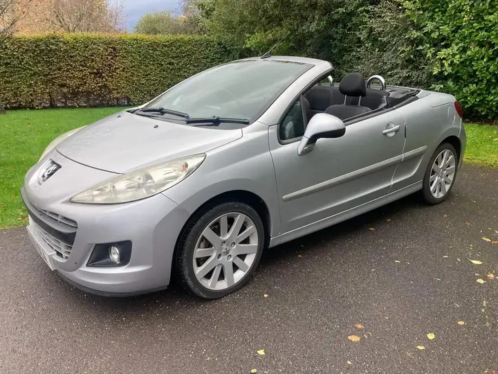 Peugeot 207 2011 photo 4