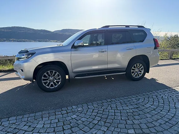 Toyota Land Cruiser 2019 photo 3