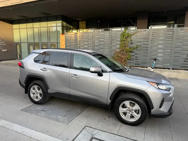 Toyota Rav4 2019 photo 4