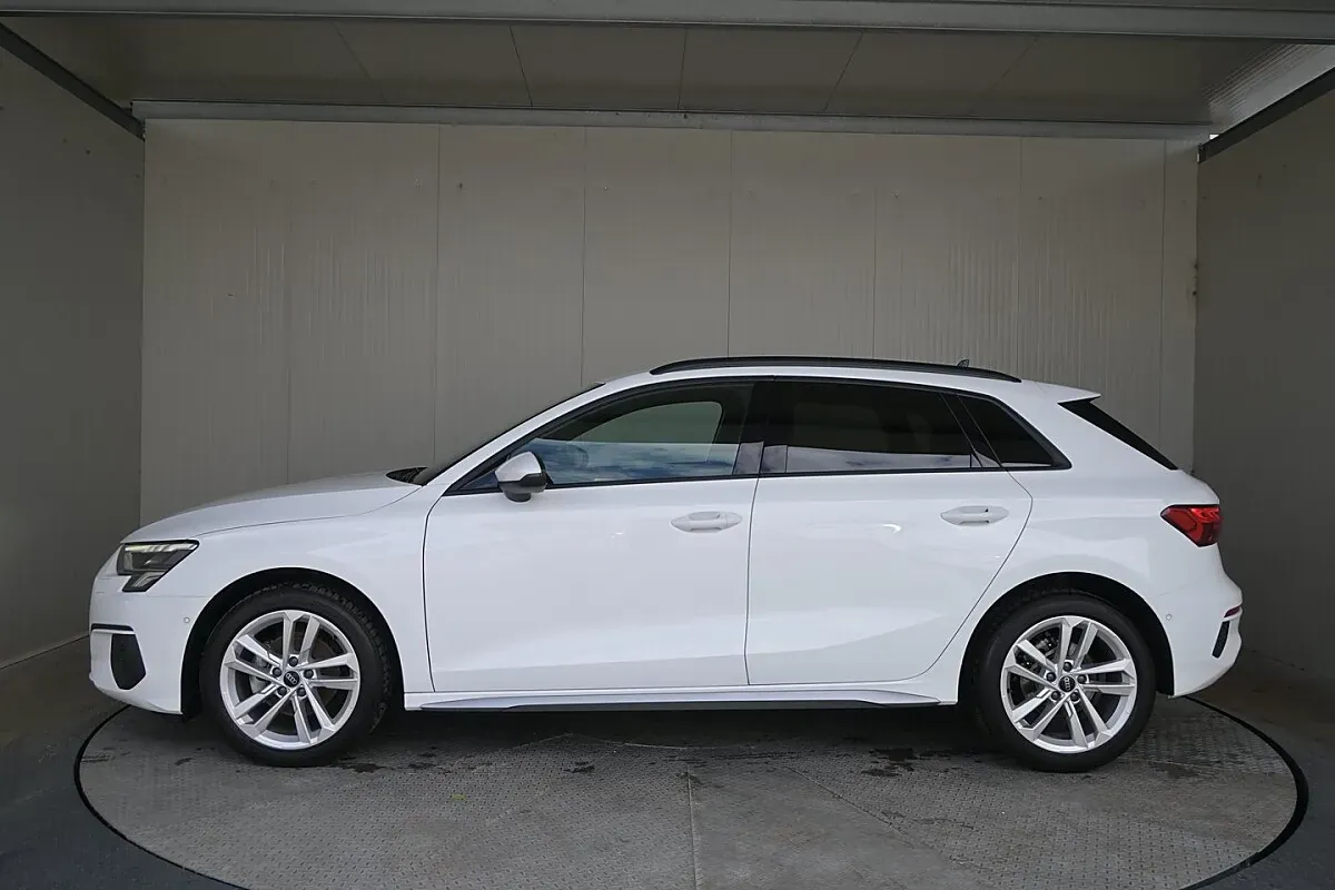 Audi A3 2024 photo 3