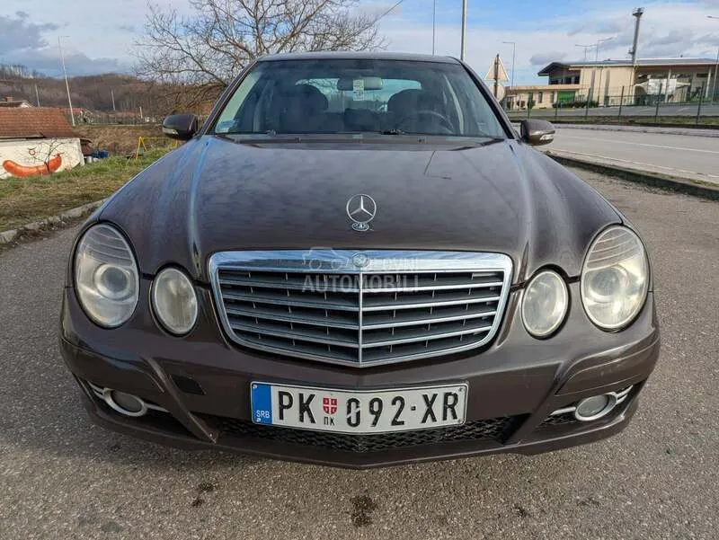 Mercedes-Benz E 200 2007 photo 3