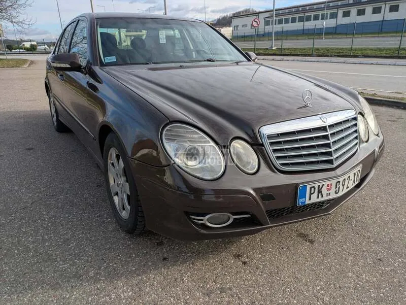 Mercedes-Benz E 200 2007 photo 2
