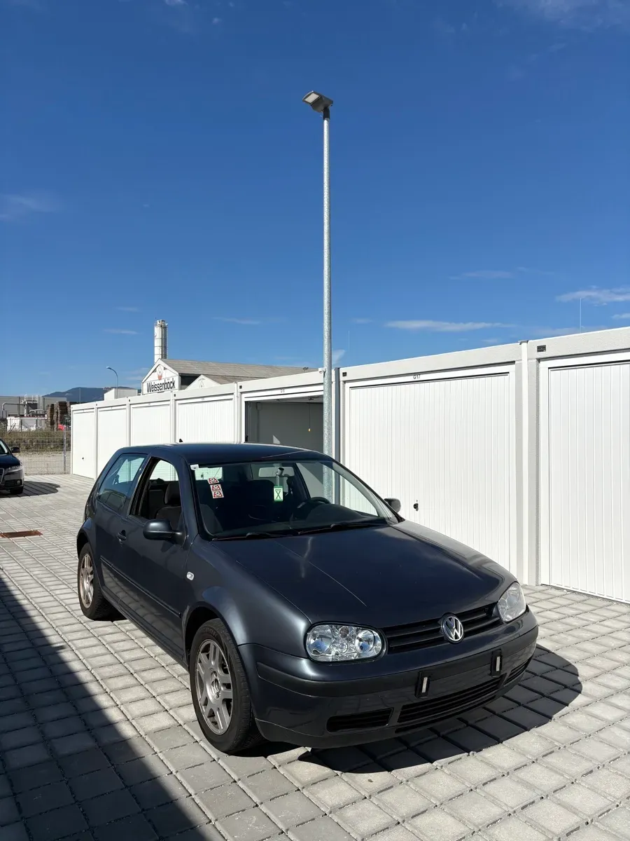 Volkswagen Golf 2002 photo 2