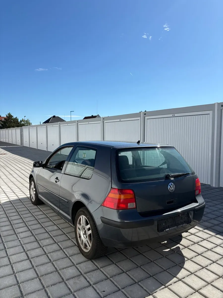 Volkswagen Golf 2002 photo 3
