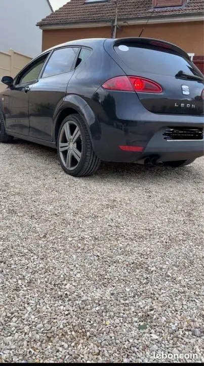 Seat Leon 2006 photo 2