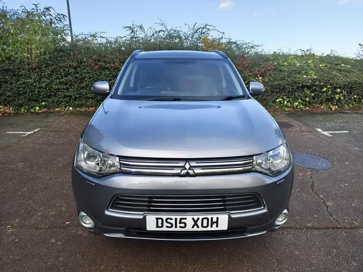 Mitsubishi Outlander 2015 photo 2
