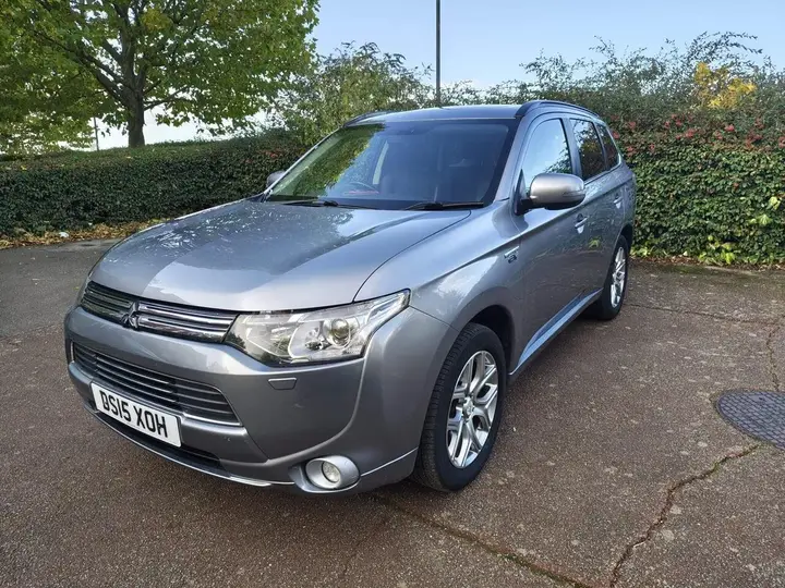 Mitsubishi Outlander 2015 photo 3