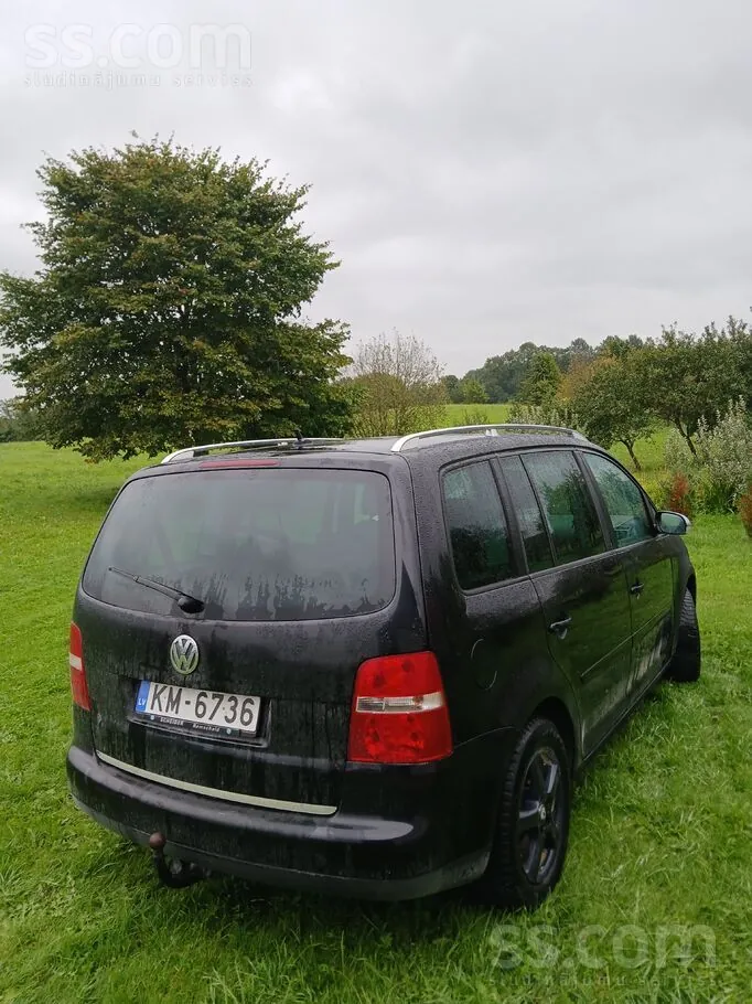 Volkswagen Touran 2005 photo 2