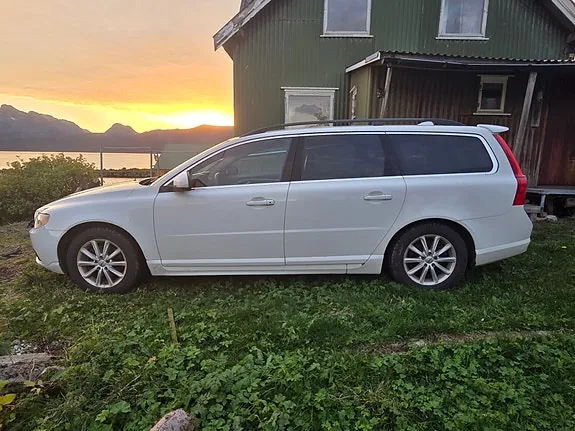 Volvo V70 2012 photo 3