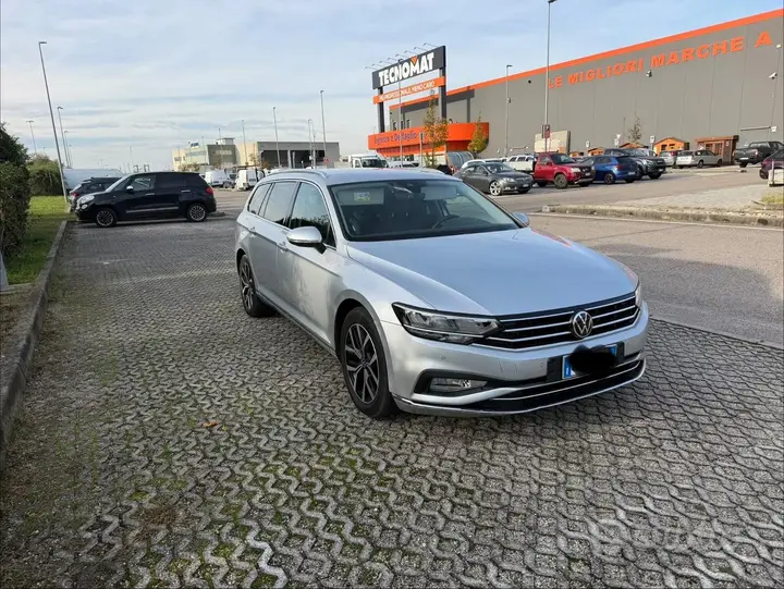 Volkswagen Passat 2021 photo 2