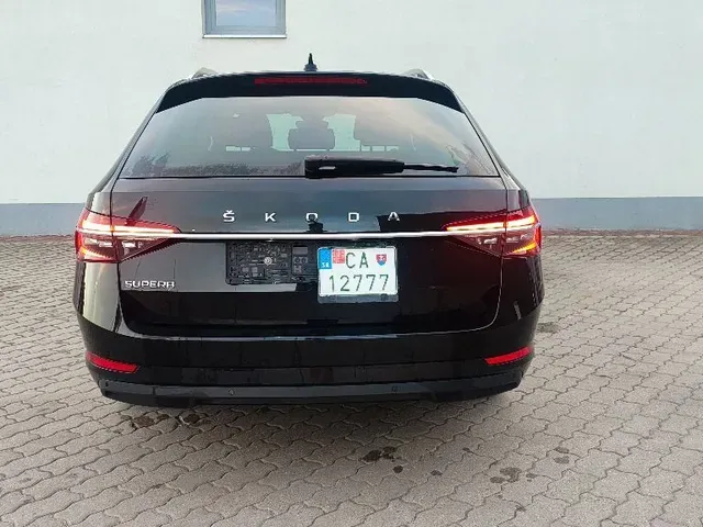 Skoda Superb Combi 2024 photo 4
